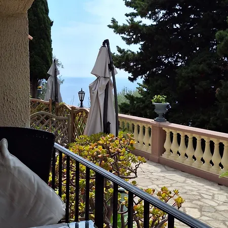 Azur Apartman *