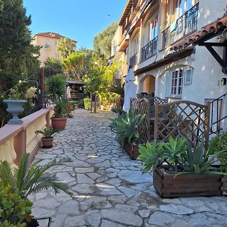Apartman Azur *